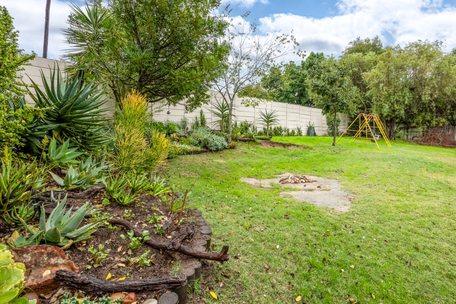 4 Bedroom Property for Sale in Wellway Park Western Cape